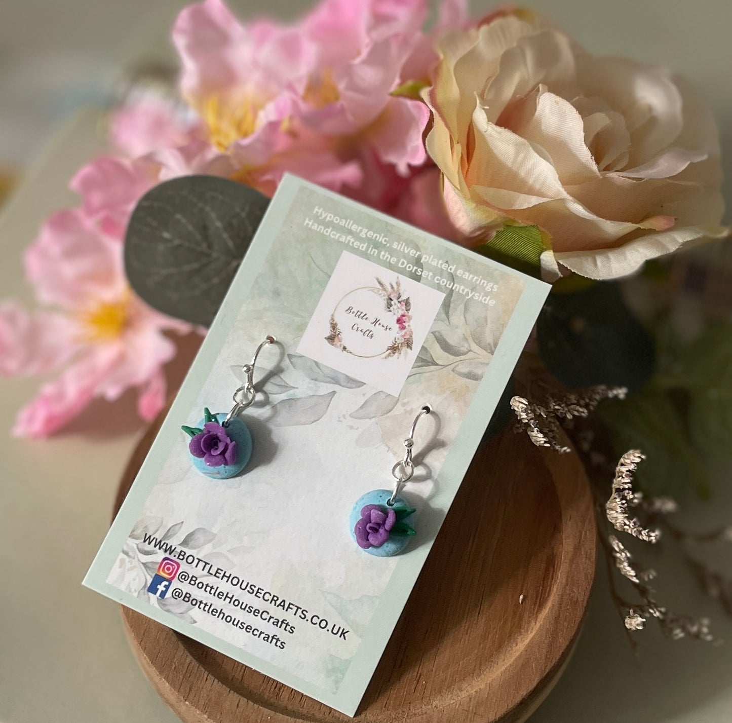 Mini floral dangle earrings