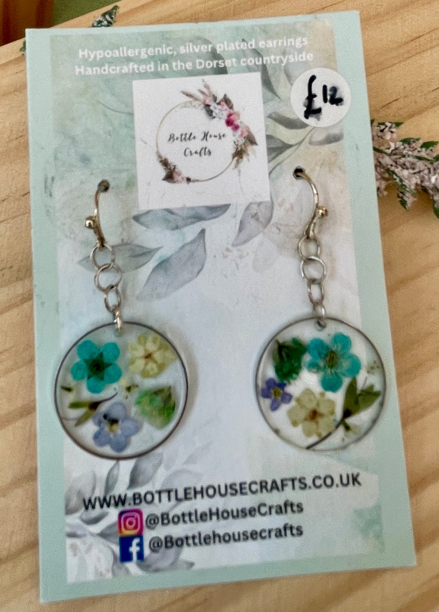 Blue tone floral circle earrings