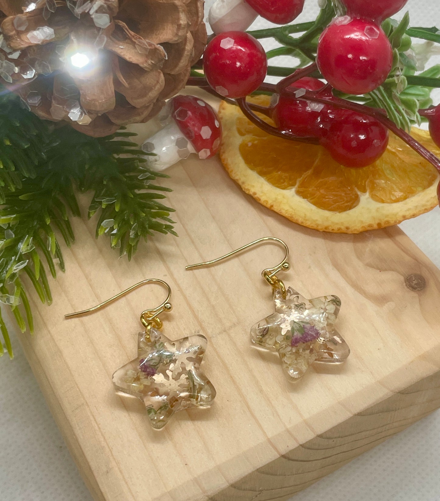 Golden lilac flower stars