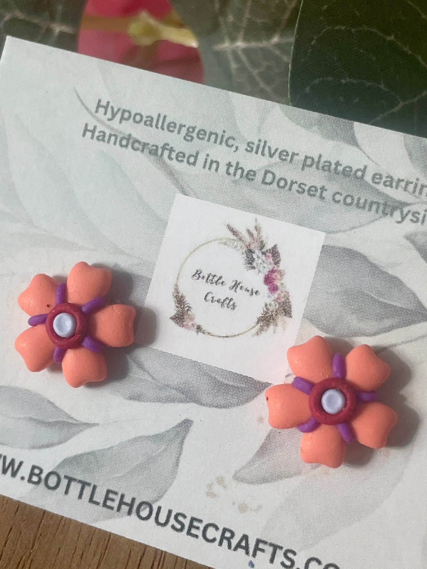 Mini floral studs - corals