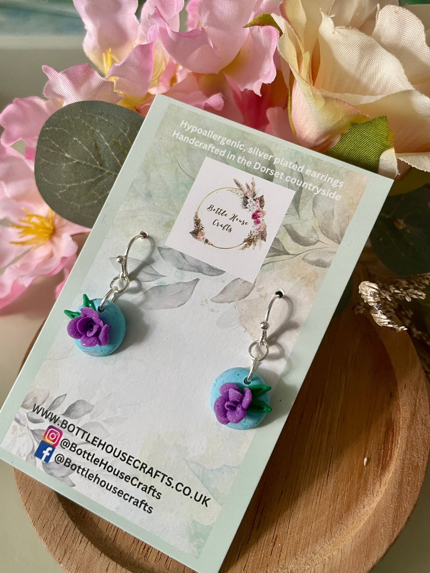 Mini floral dangle earrings