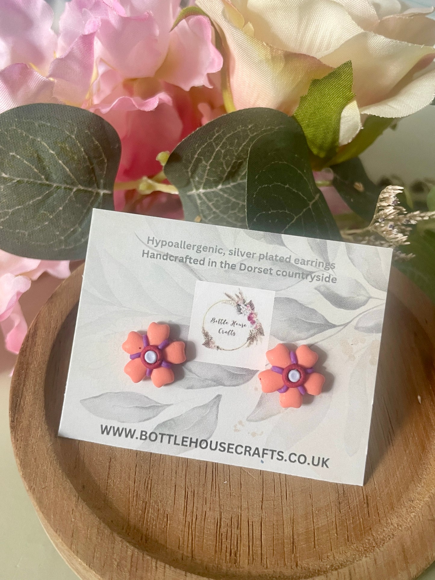 Mini floral studs - corals