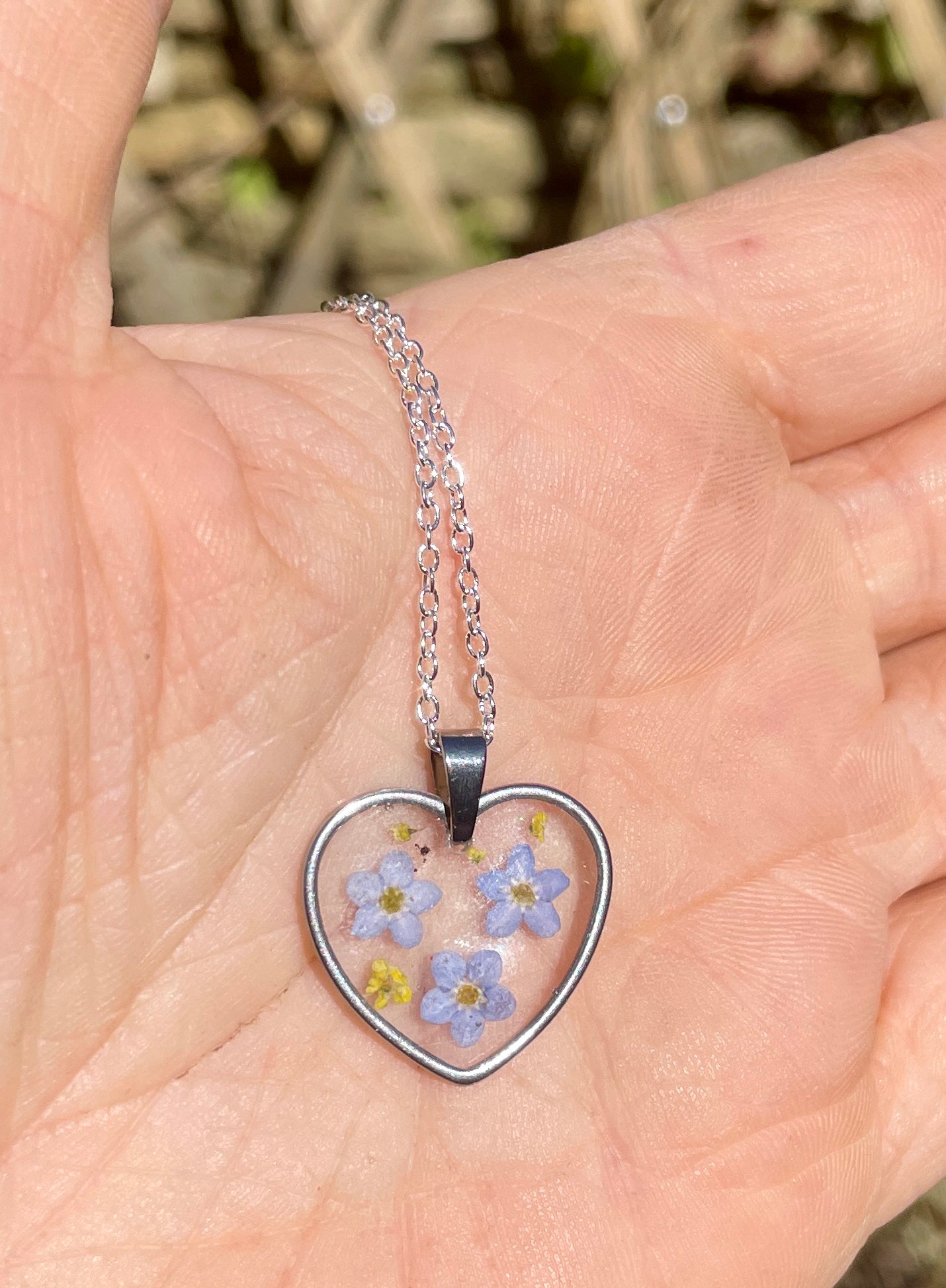Heart forget-me-not necklace