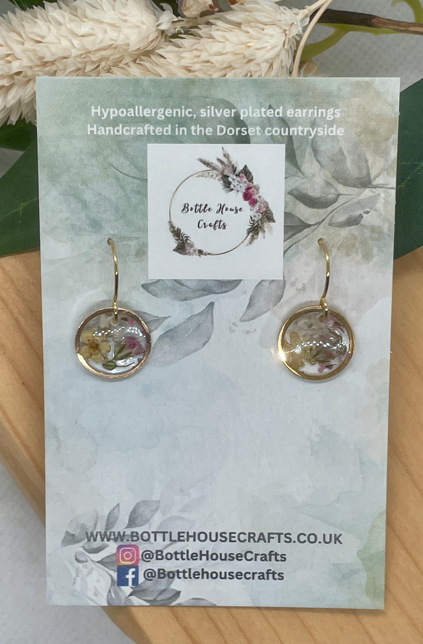 Elderflower and gypsophila gold drops