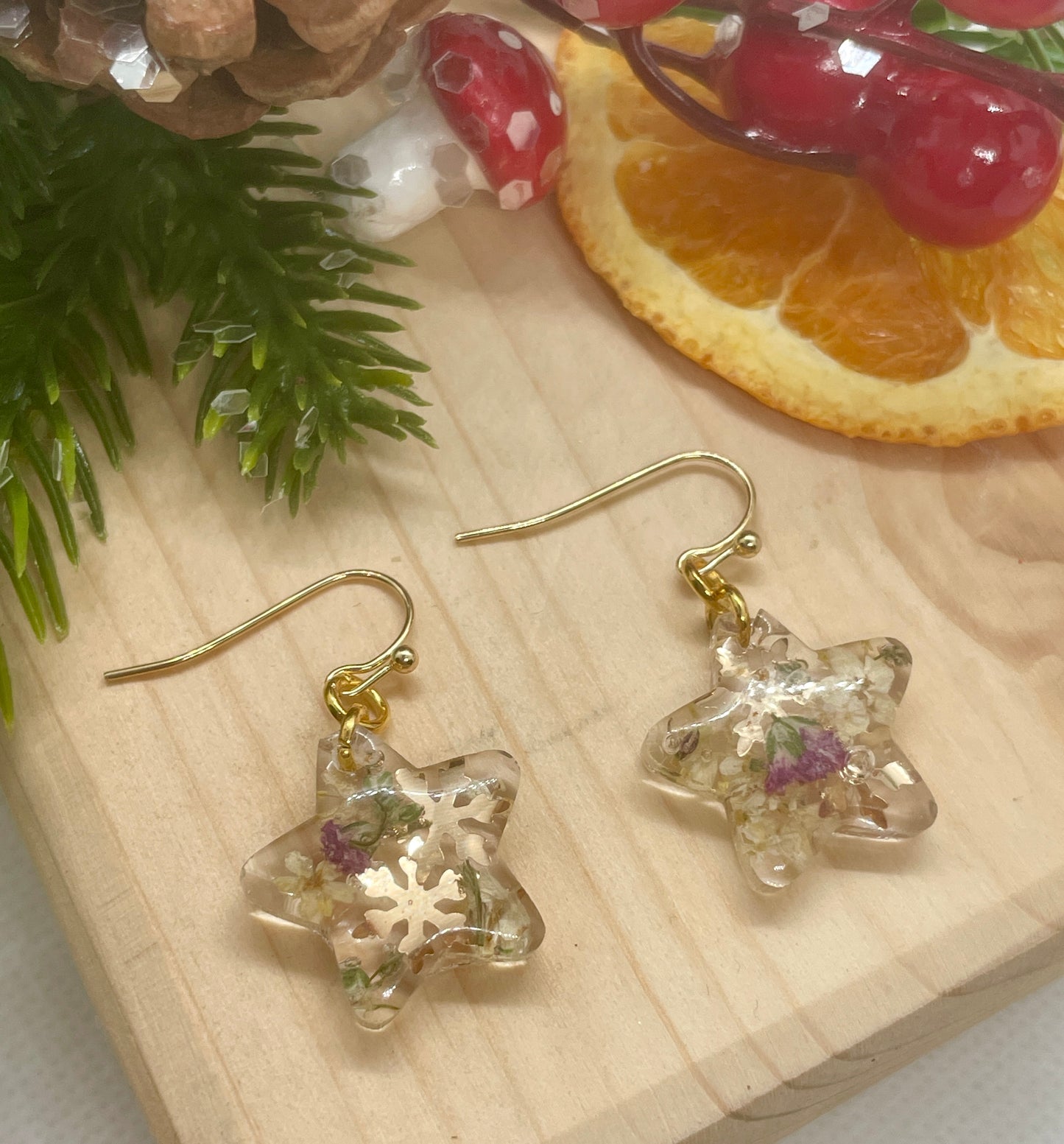 Golden lilac flower stars