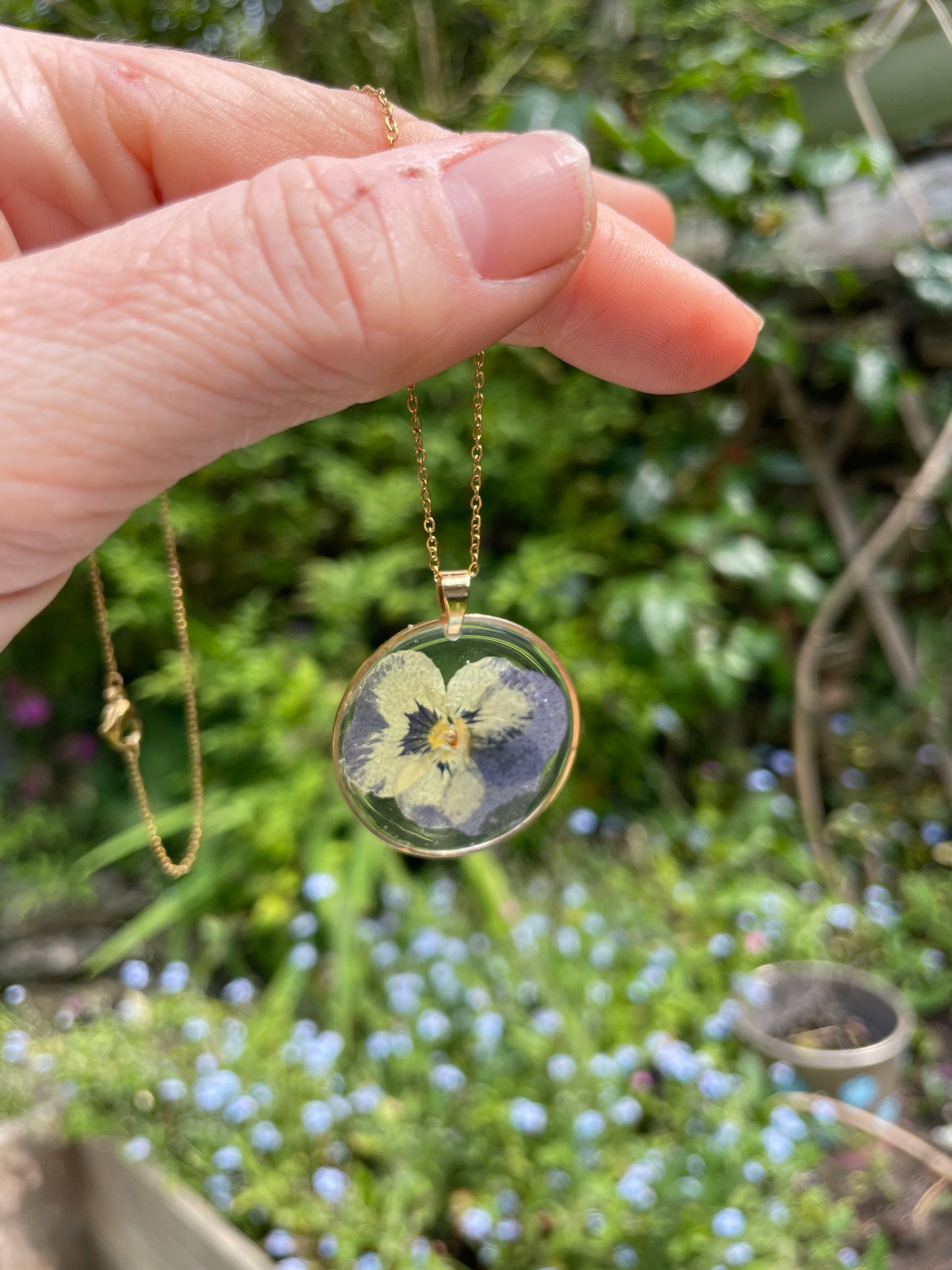Viola necklace