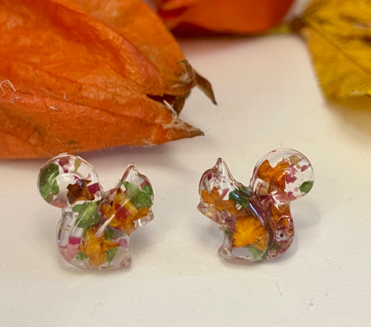 Tiny squirrel autumn leaves studs