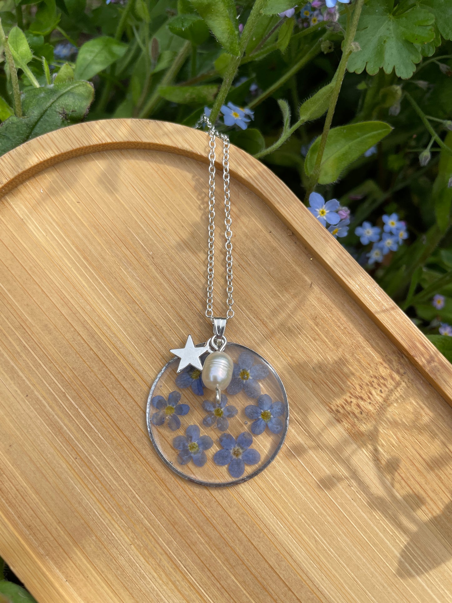 Forget me not circle necklace