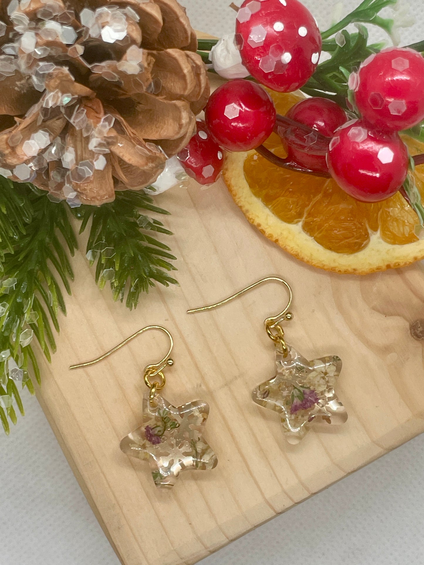 Golden lilac flower stars