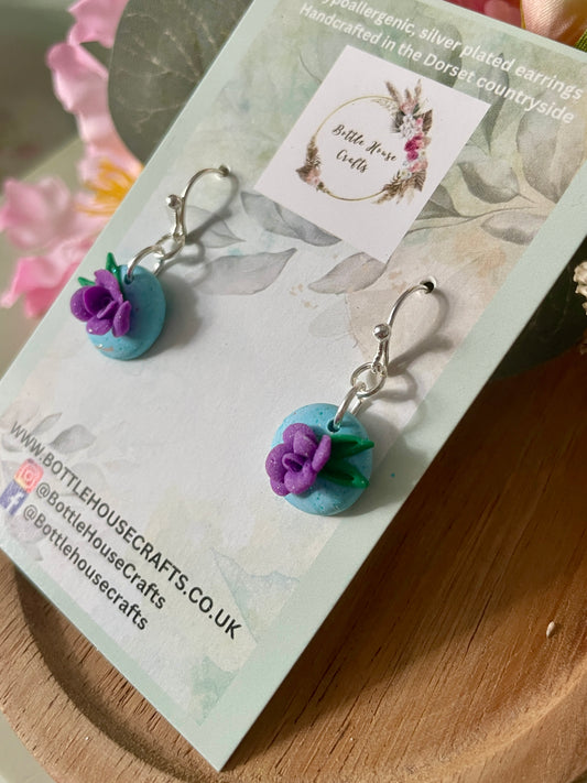 Mini floral dangle earrings