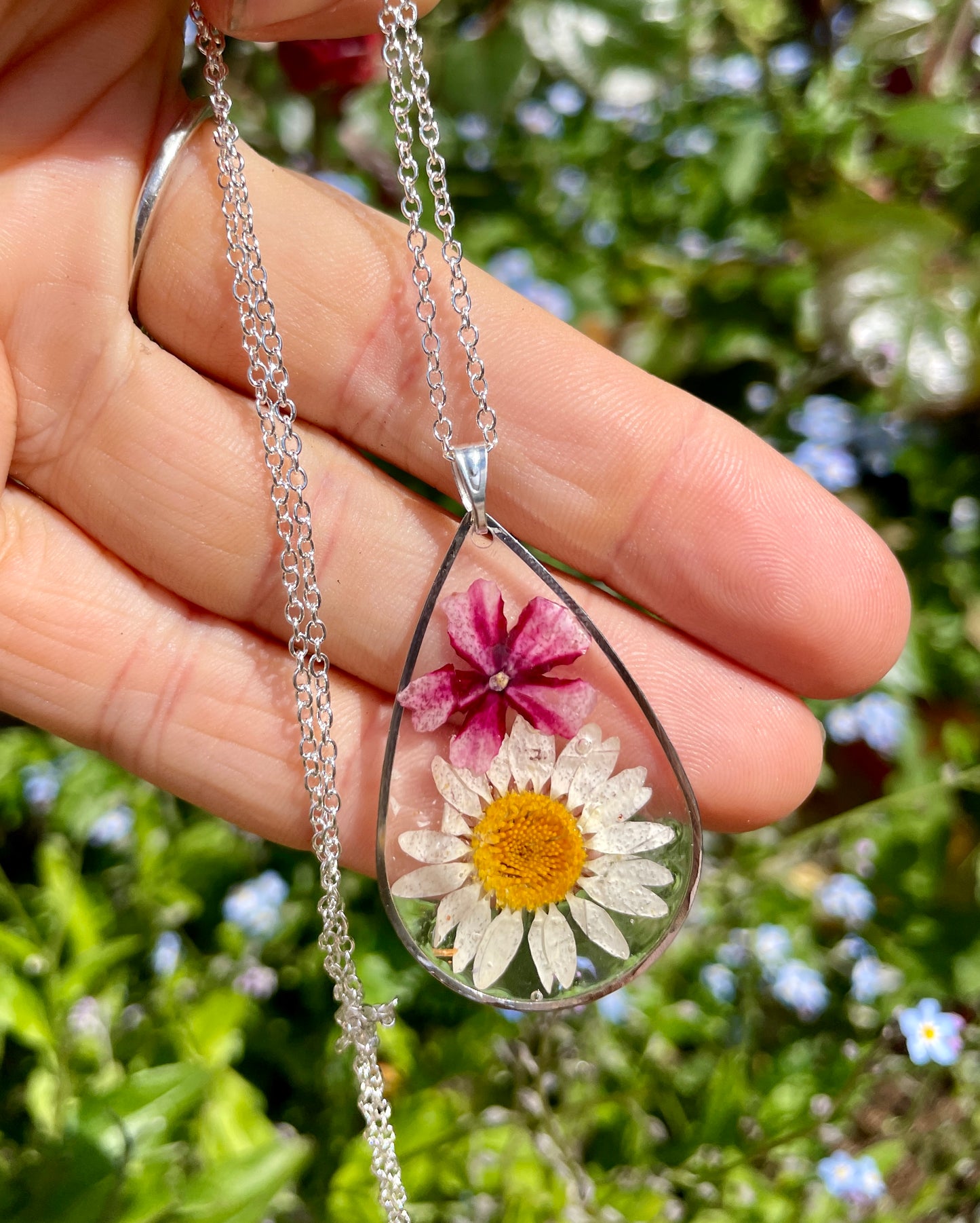 Daisy phlox tear drop necklace