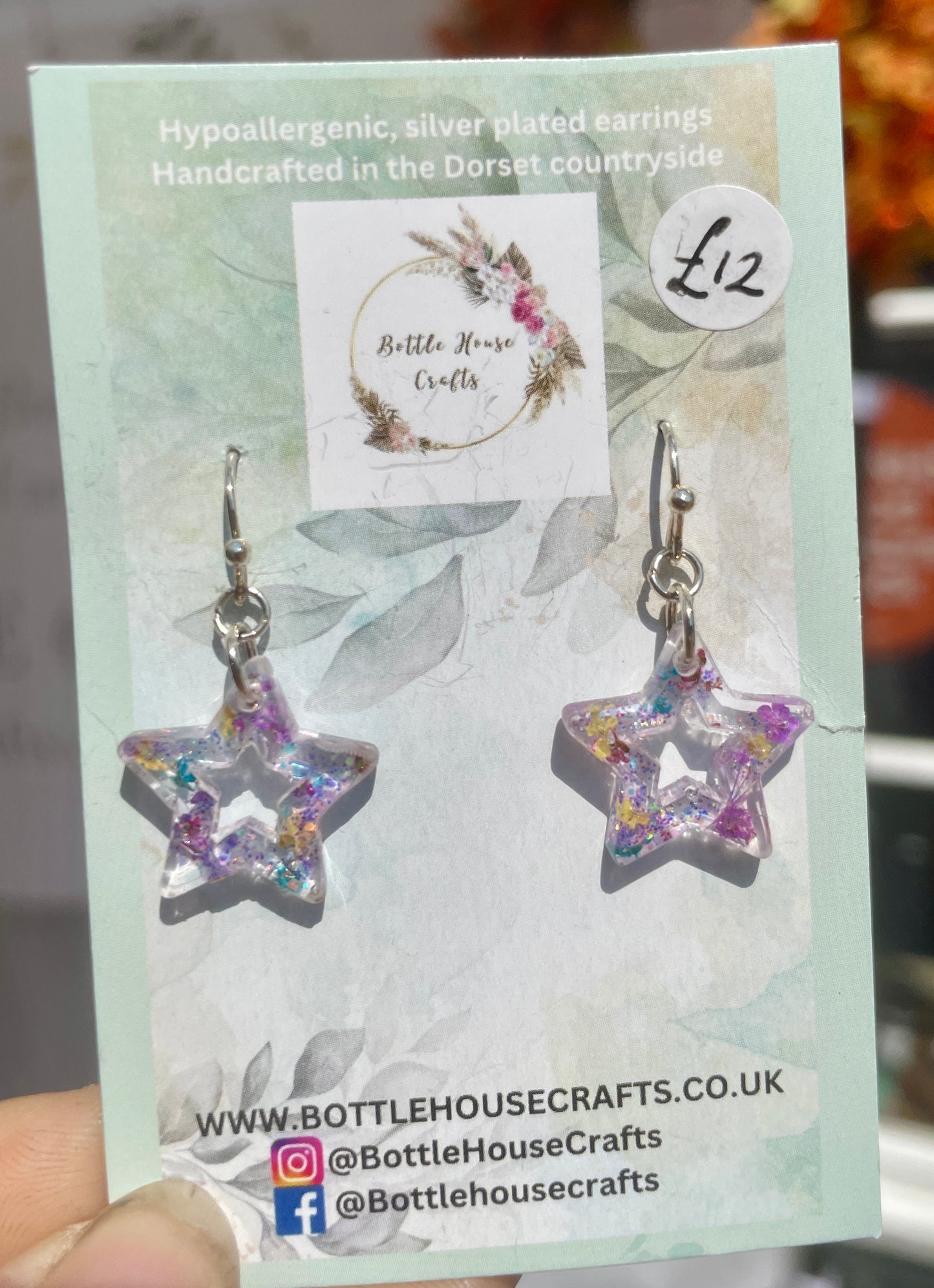 Small star earrings