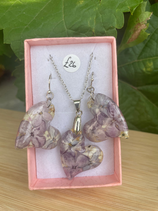 Lilacs angle heart set