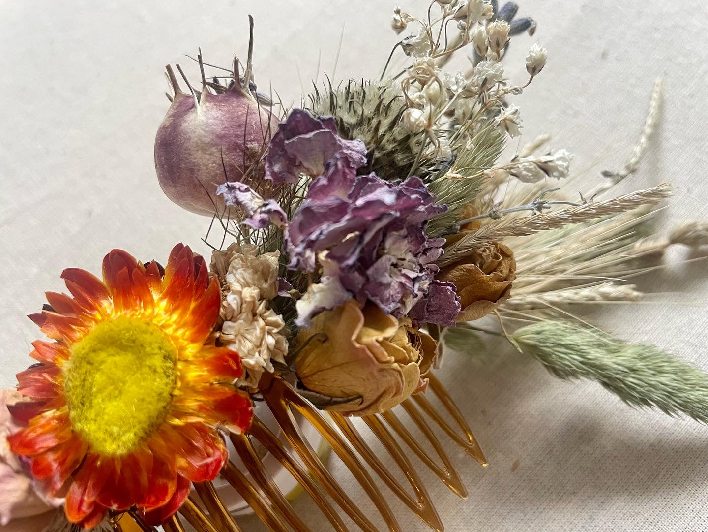 Dried flower hair slide