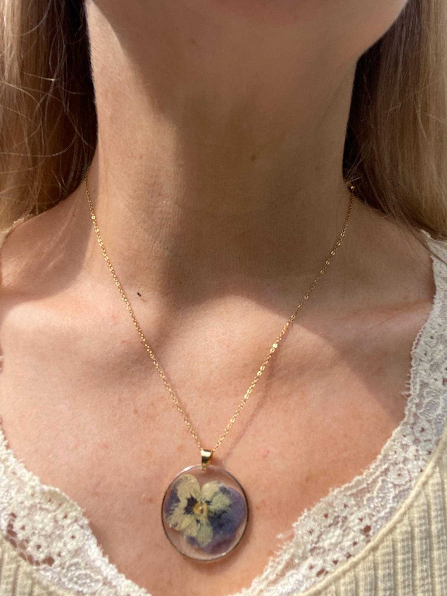 Viola necklace