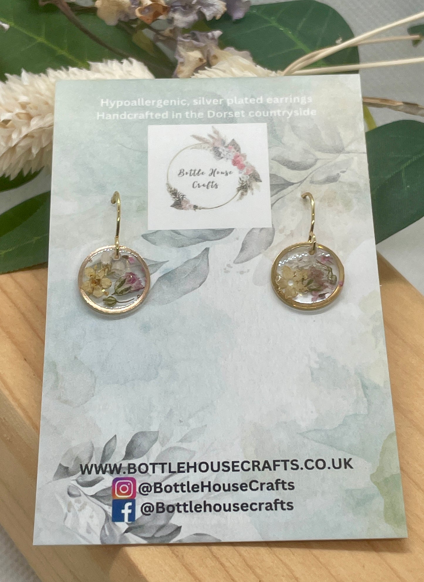 Elderflower and gypsophila gold drops