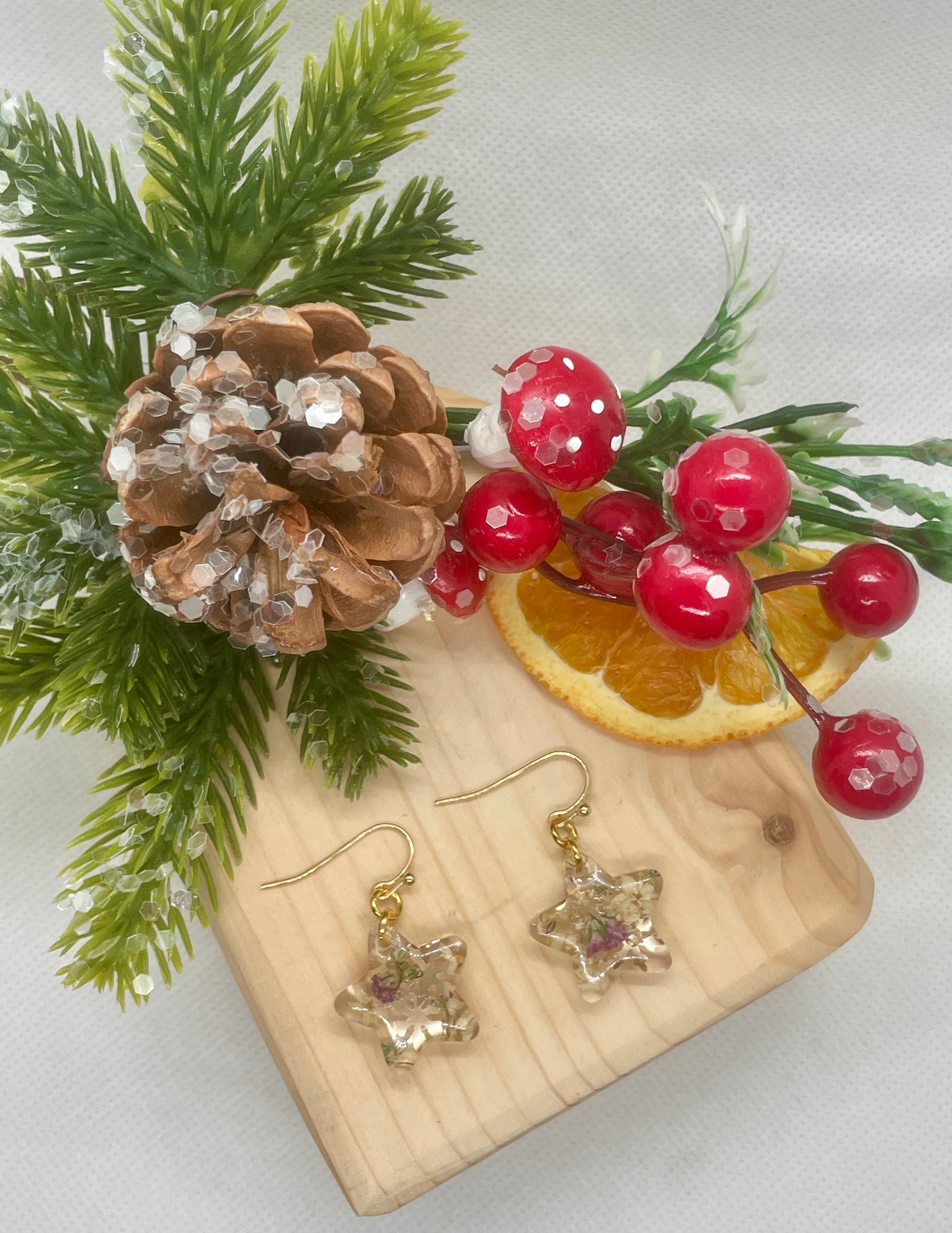 Golden lilac flower stars