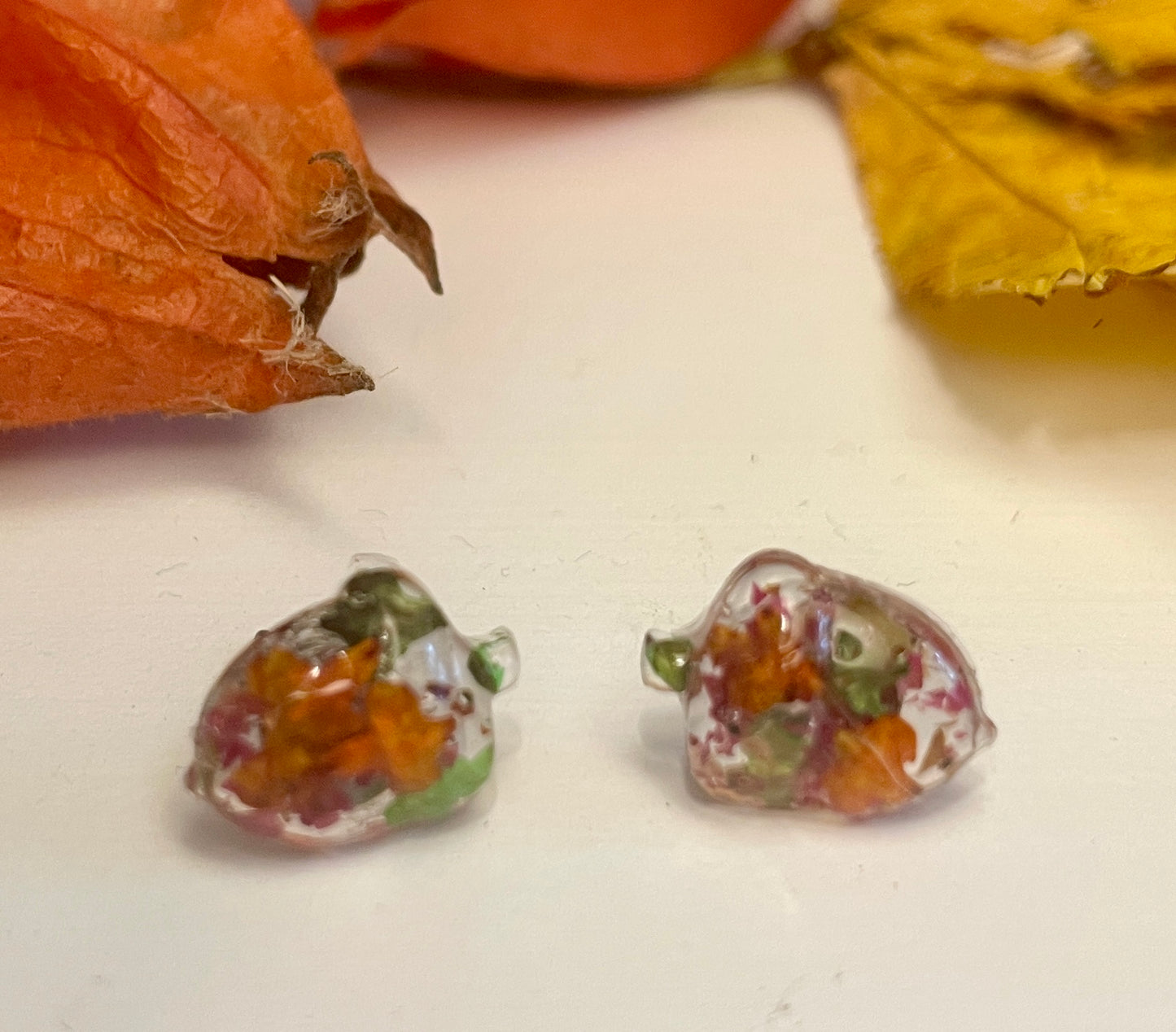 Tiny acorn autumn leaves studs
