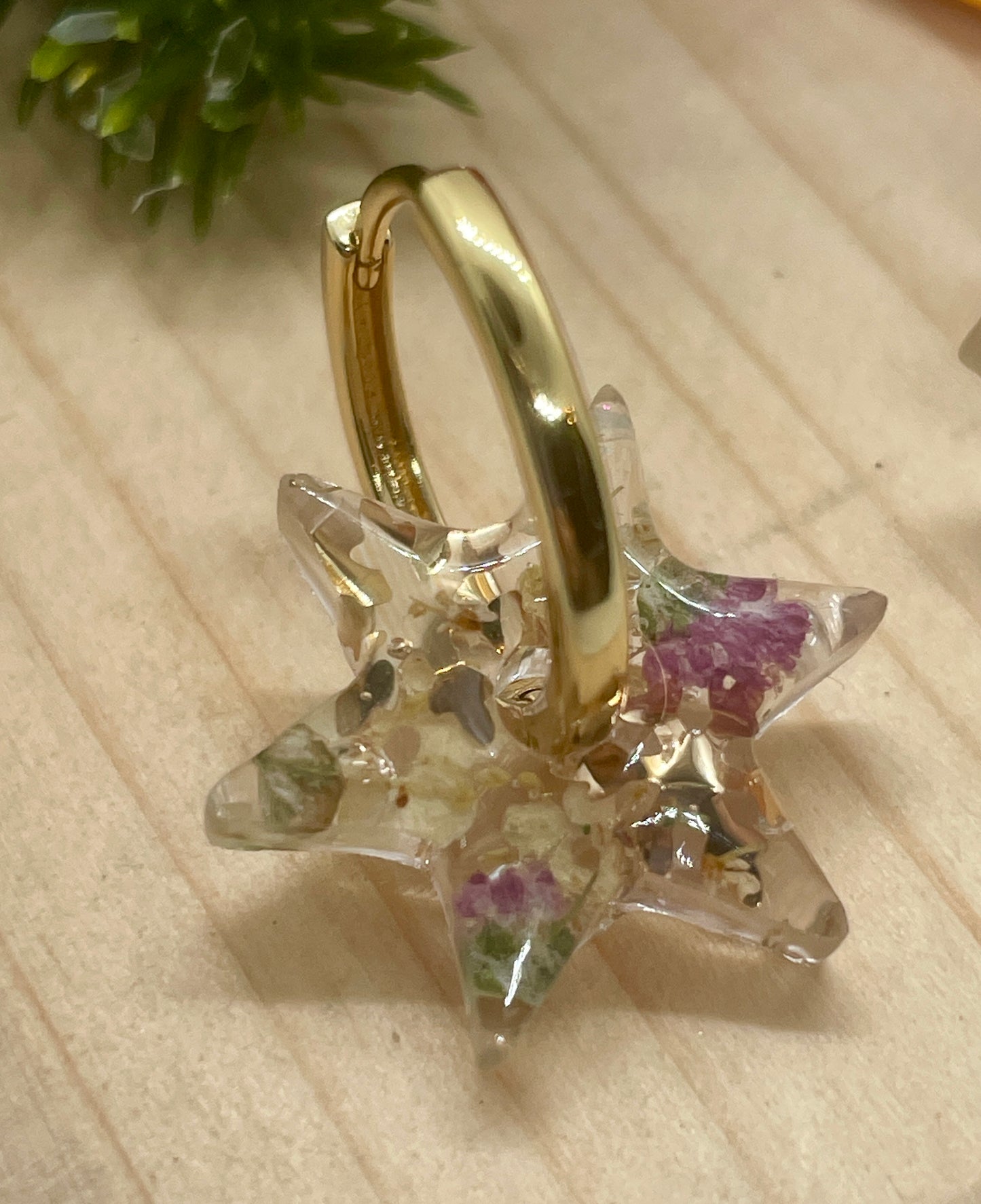 Strong star gold hoop earrings