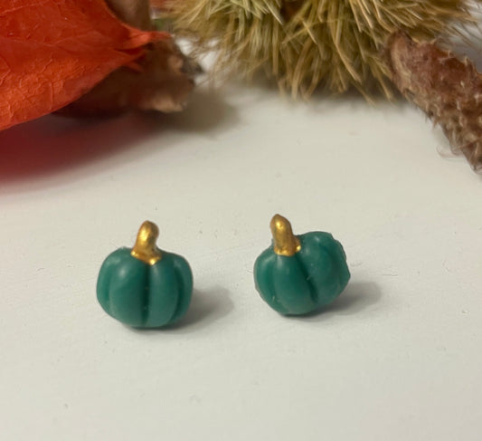 Green pumpkin studs