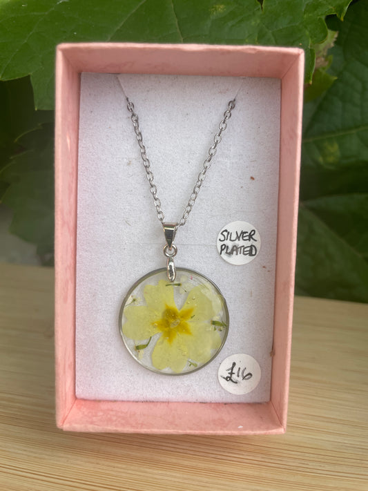 Primrose necklace