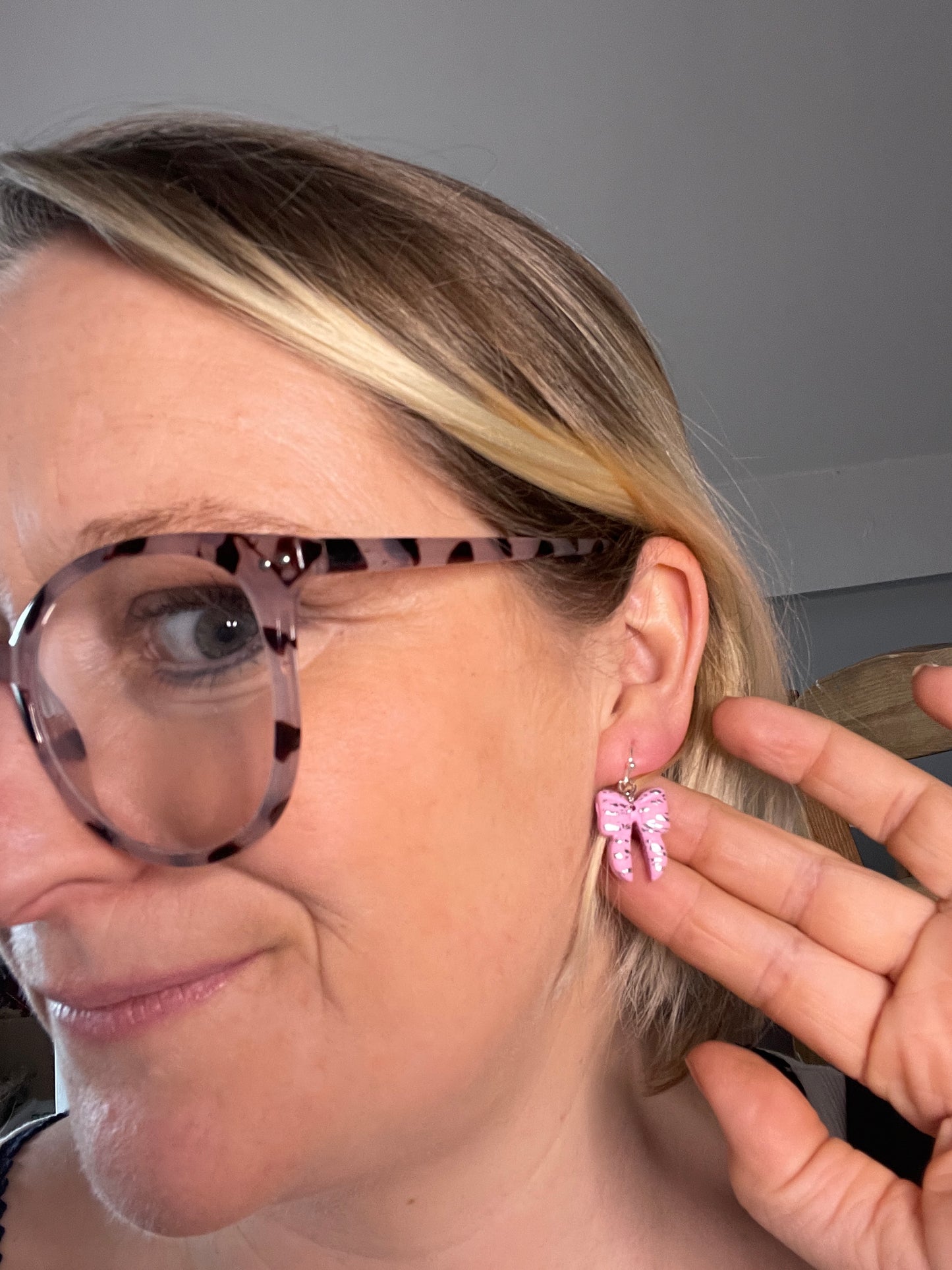 Midi Pink Sparkle Winter Bow Earrings