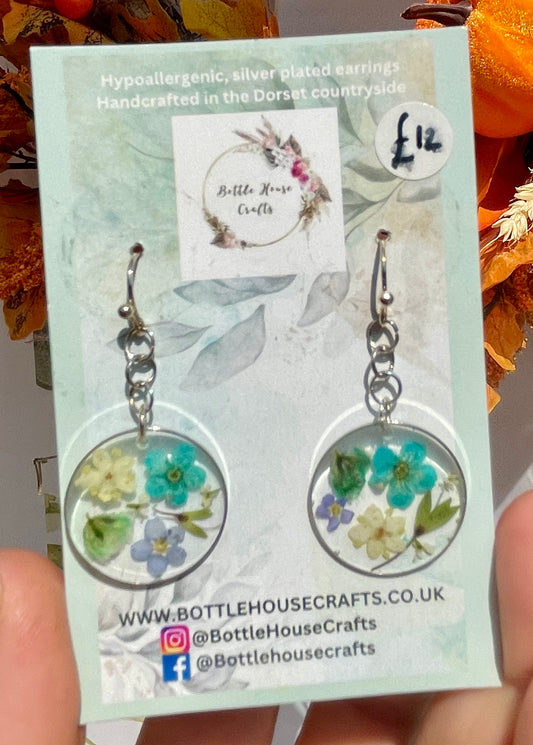 Blue tone floral circle earrings